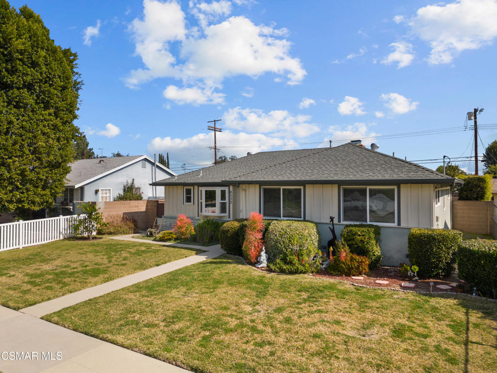 6532 Woodlake Avenue