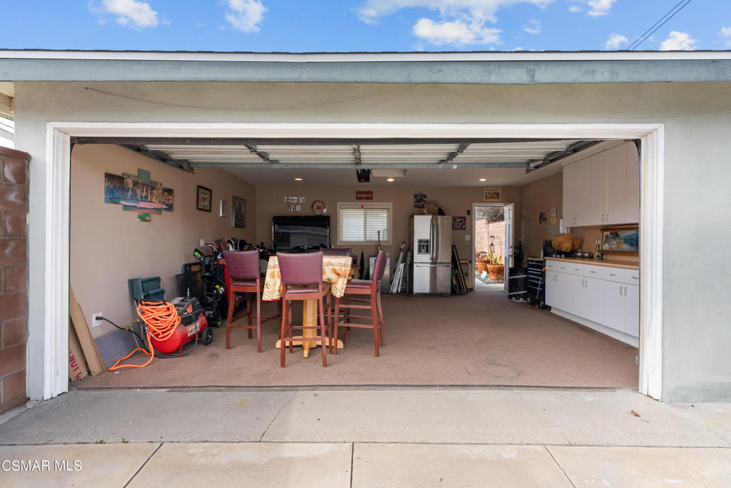6532 Woodlake Avenue