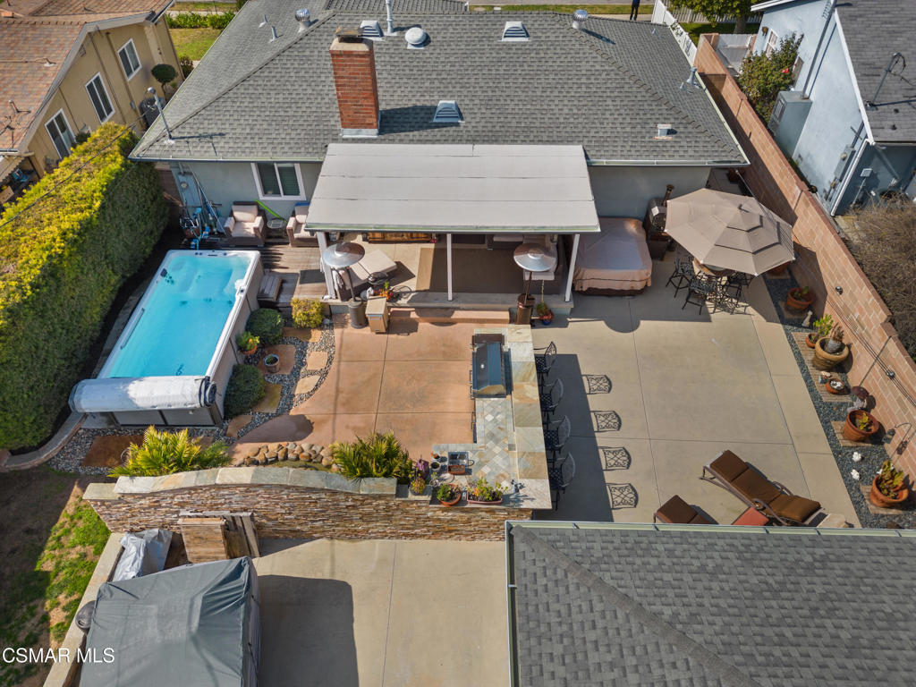 6532 Woodlake Avenue