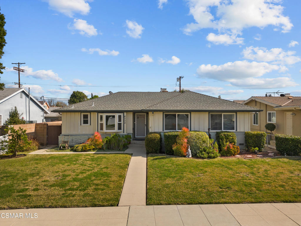 6532 Woodlake Avenue