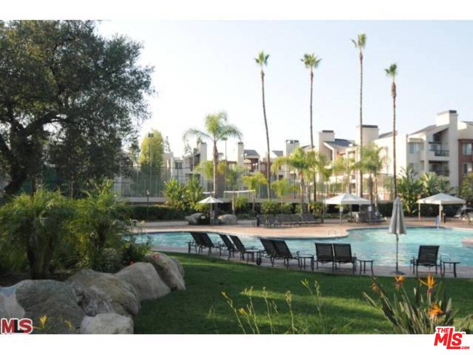 5535 Canoga Avenue Unit: 211