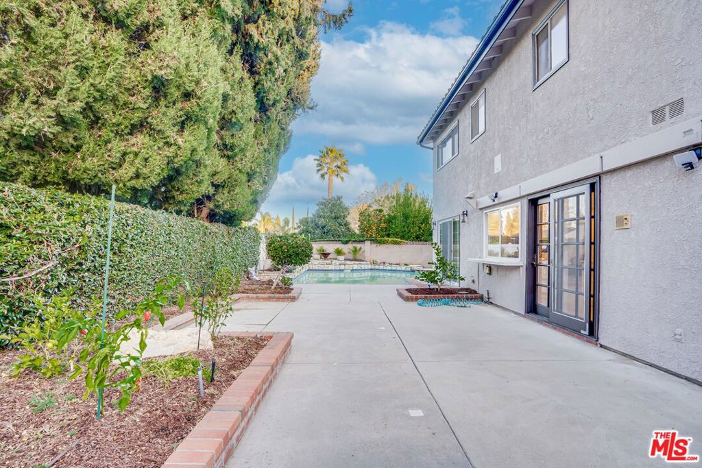 5622 Royer Avenue