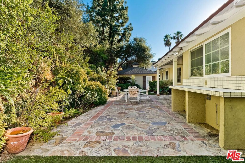 3924 Woodfield Drive