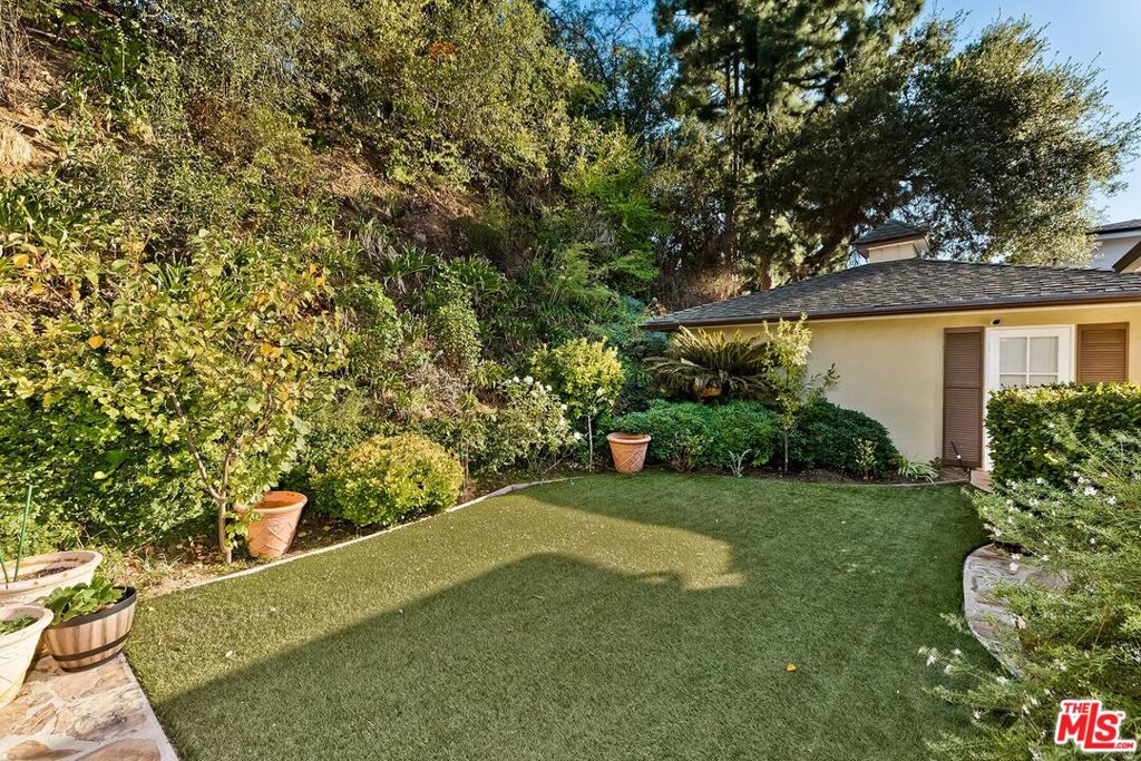 3924 Woodfield Drive