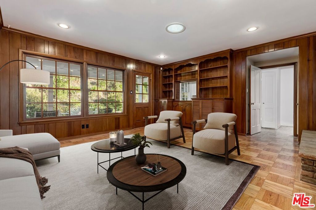 3924 Woodfield Drive