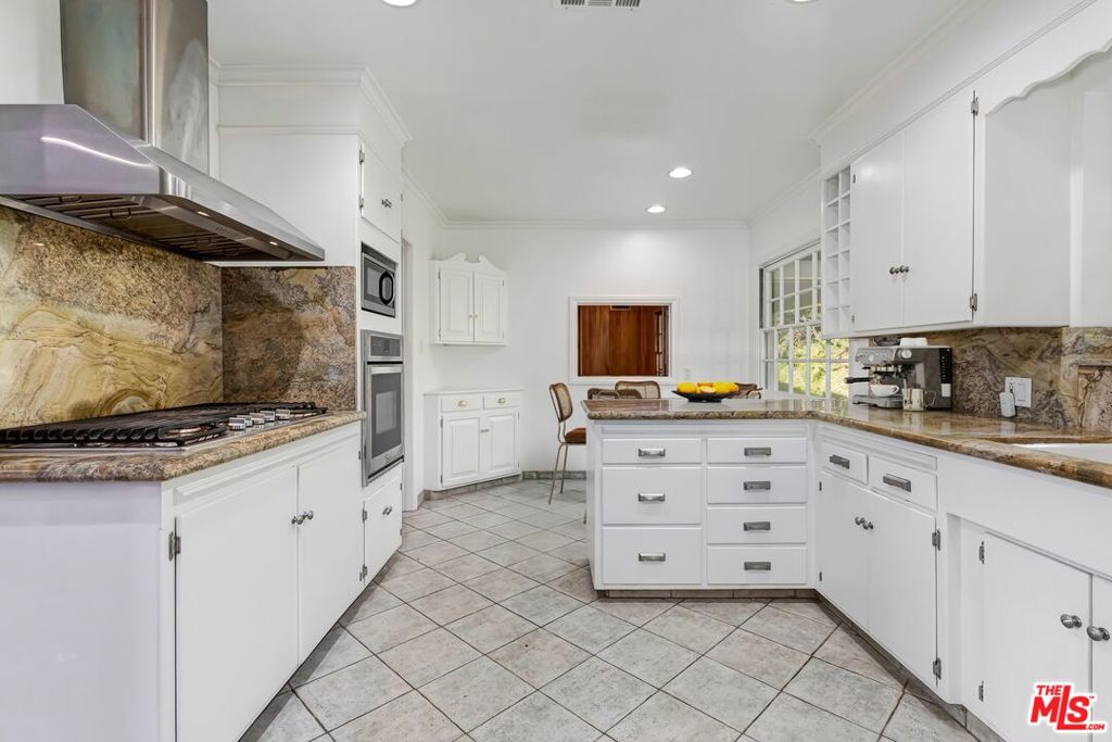 3924 Woodfield Drive