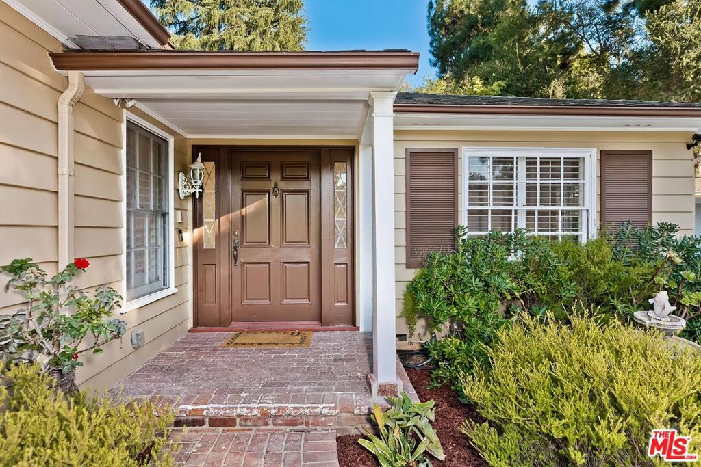 3924 Woodfield Drive