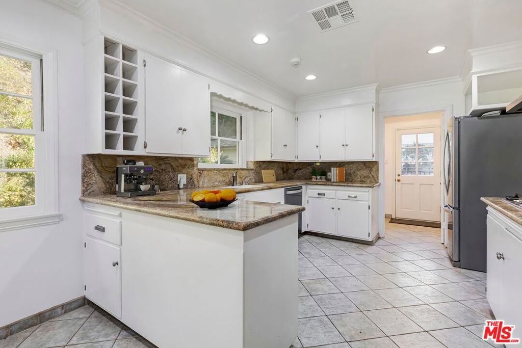 3924 Woodfield Drive