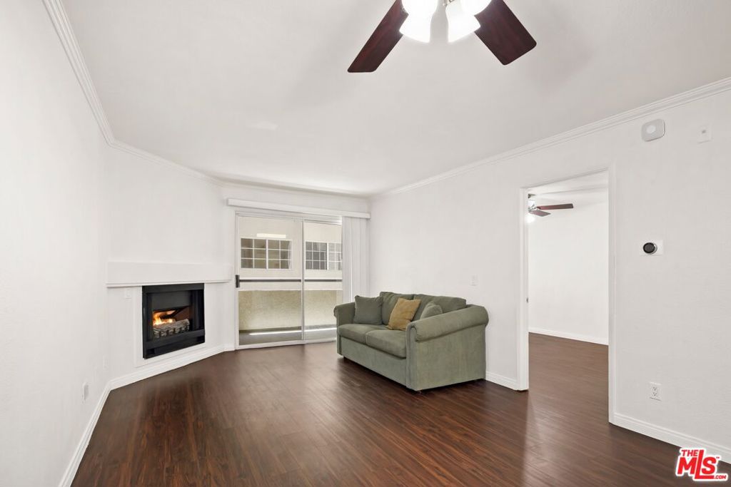 5535 Canoga Avenue 117