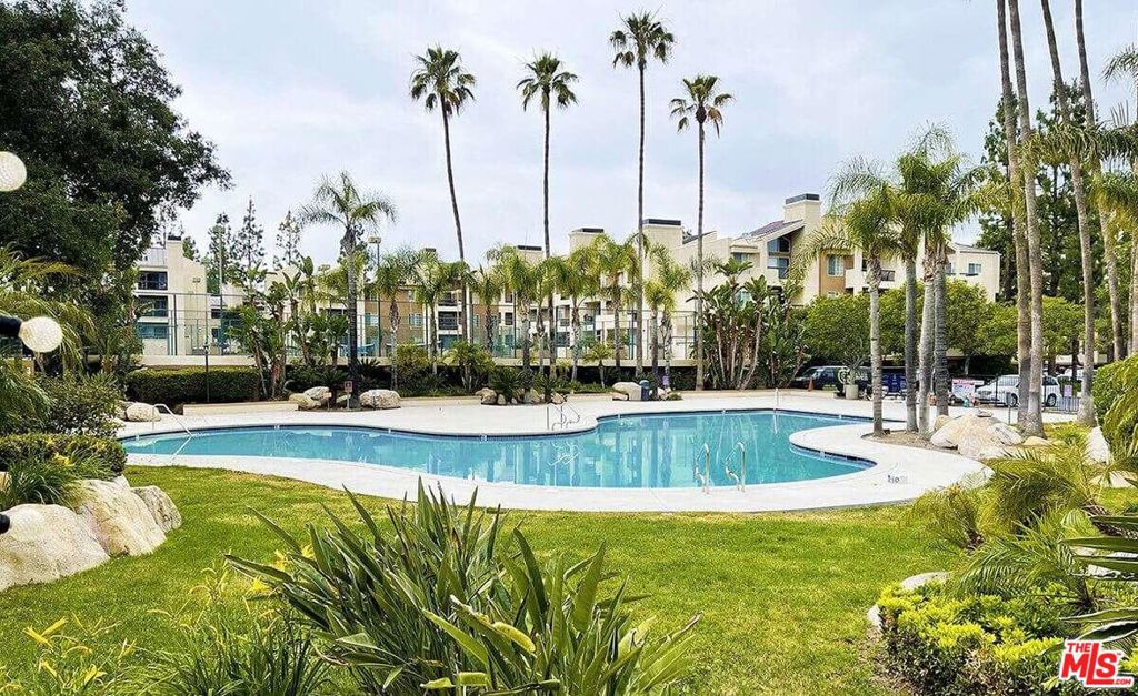 5535 Canoga Avenue 117