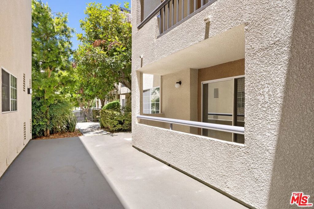 5535 Canoga Avenue 117