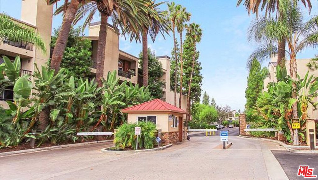 5535 Canoga Avenue 117