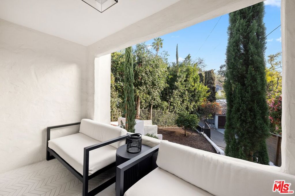 8061 Woodland Lane
