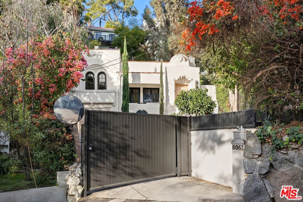 8061 Woodland Lane