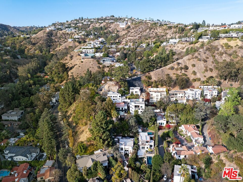8061 Woodland Lane
