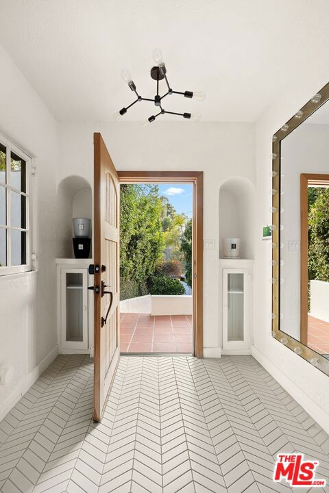 8061 Woodland Lane