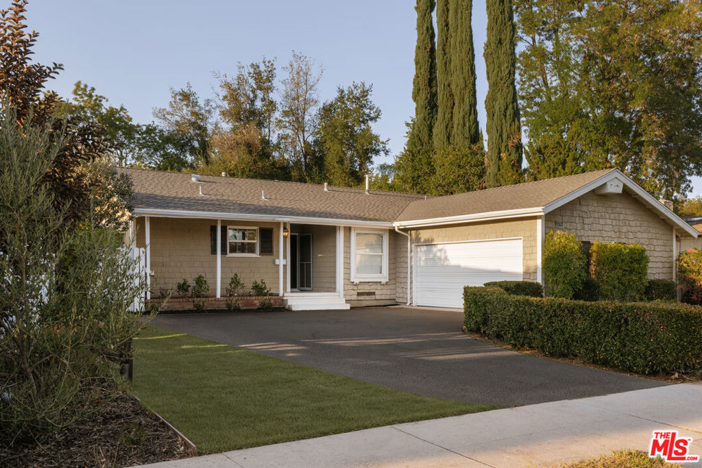 22251 Kittridge Street Los Angeles CA