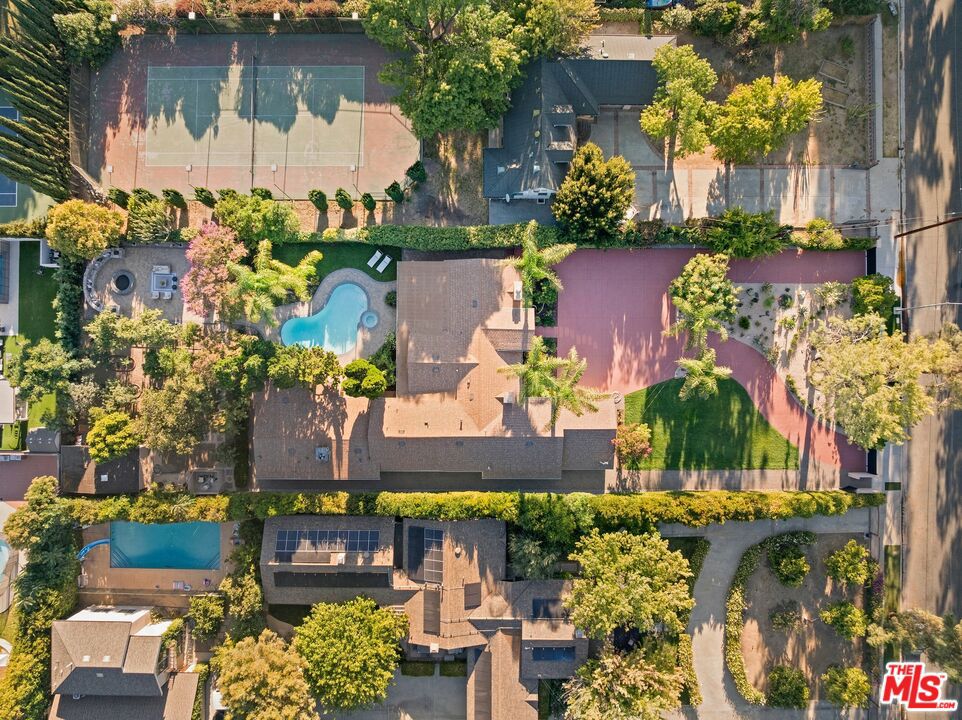 22910 Collins Street