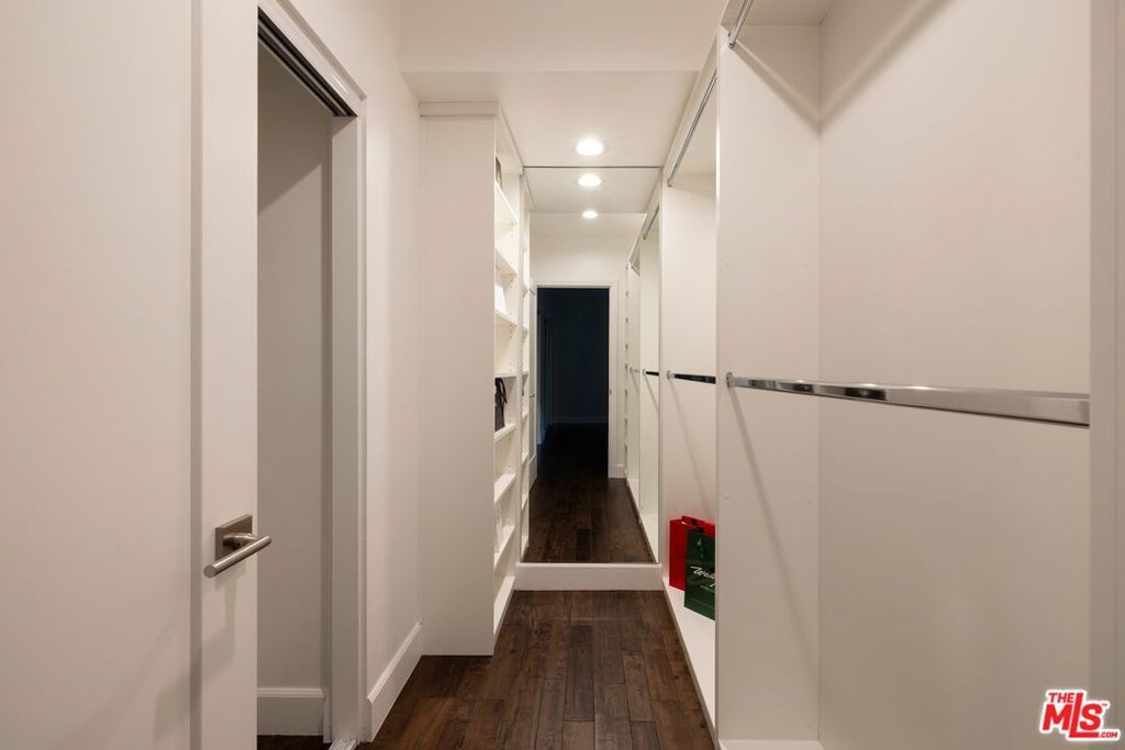 22910 Collins Street