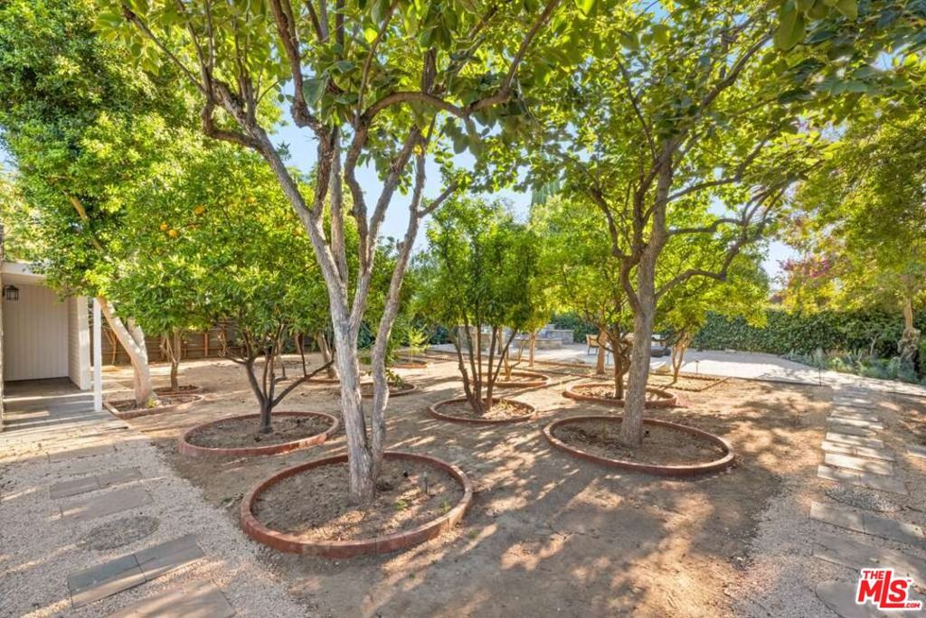 22910 Collins Street