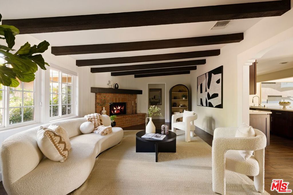 22910 Collins Street