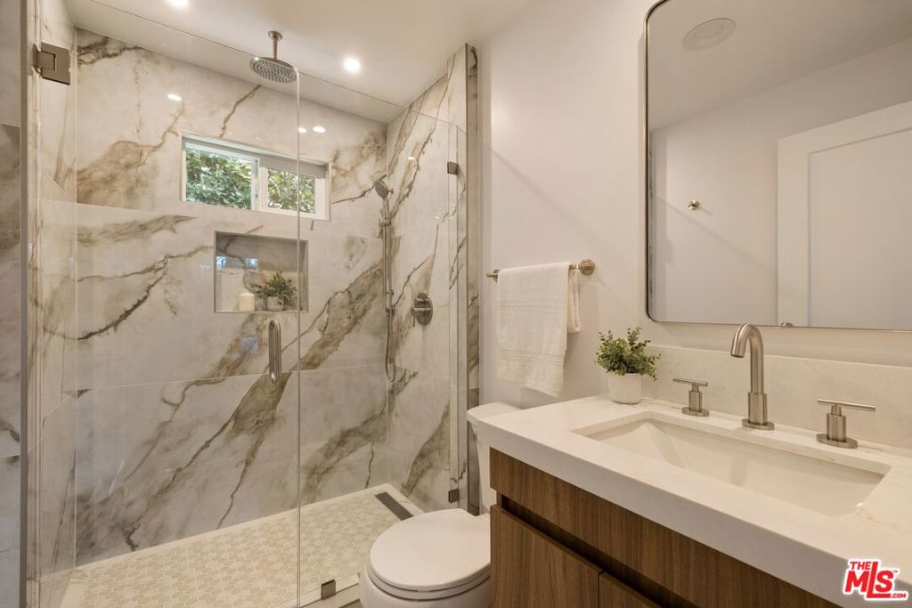 22910 Collins Street