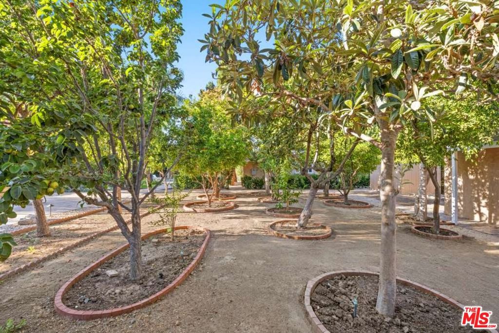 22910 Collins Street