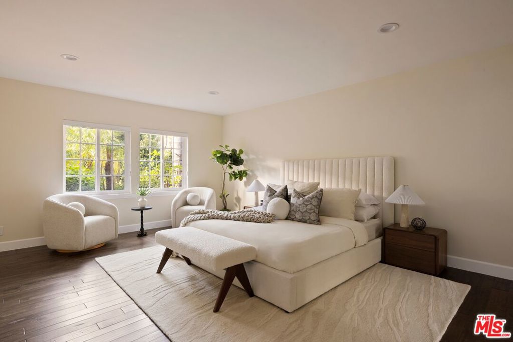 22910 Collins Street