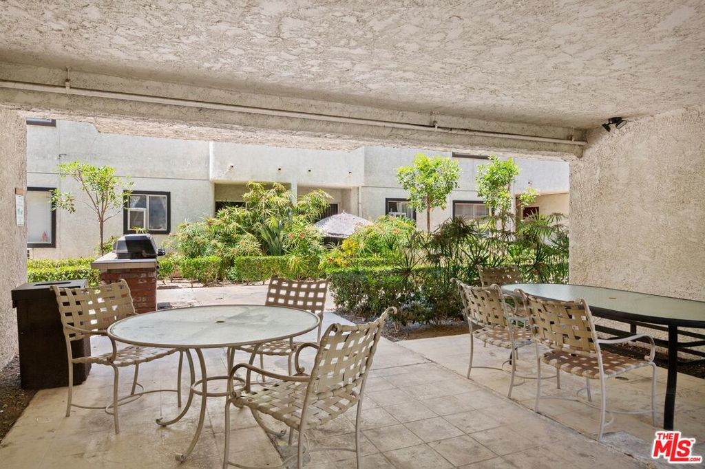 18530 Hatteras Street 115