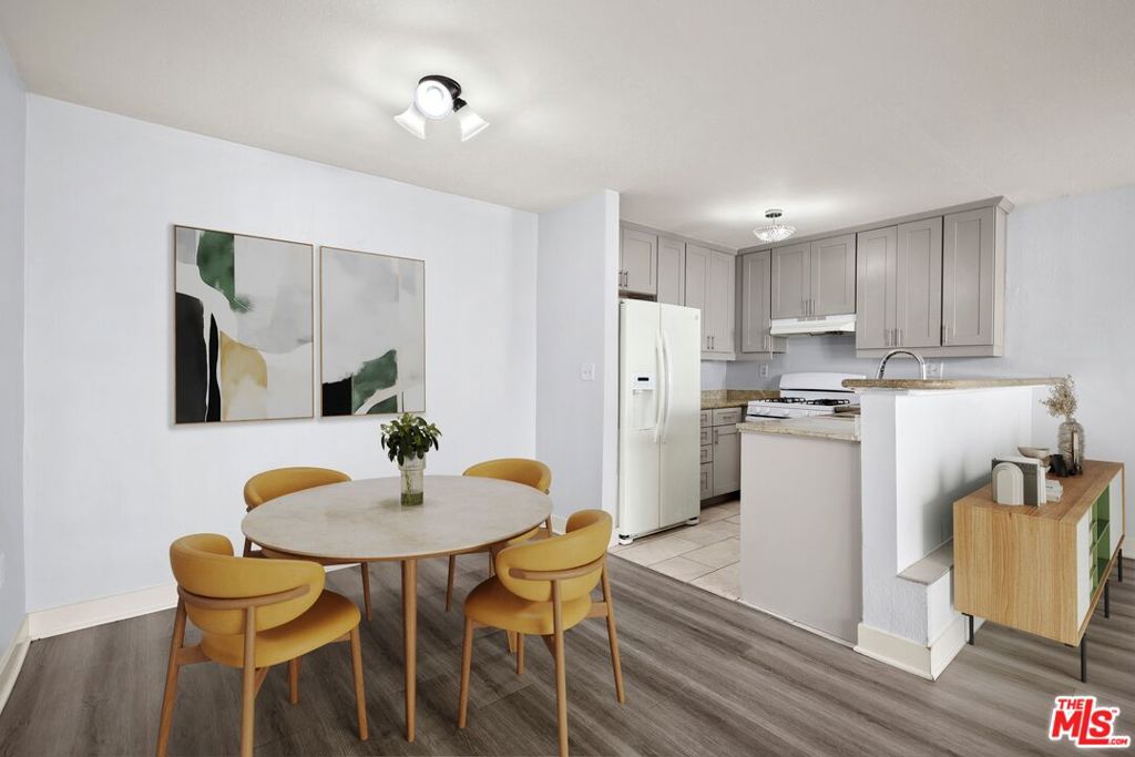 18530 Hatteras Street 115