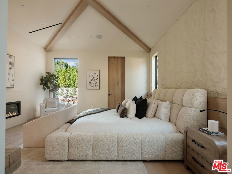 14647 Morrison Street