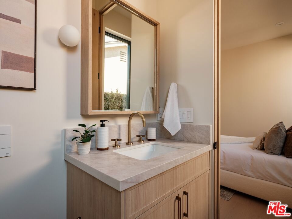 14647 Morrison Street