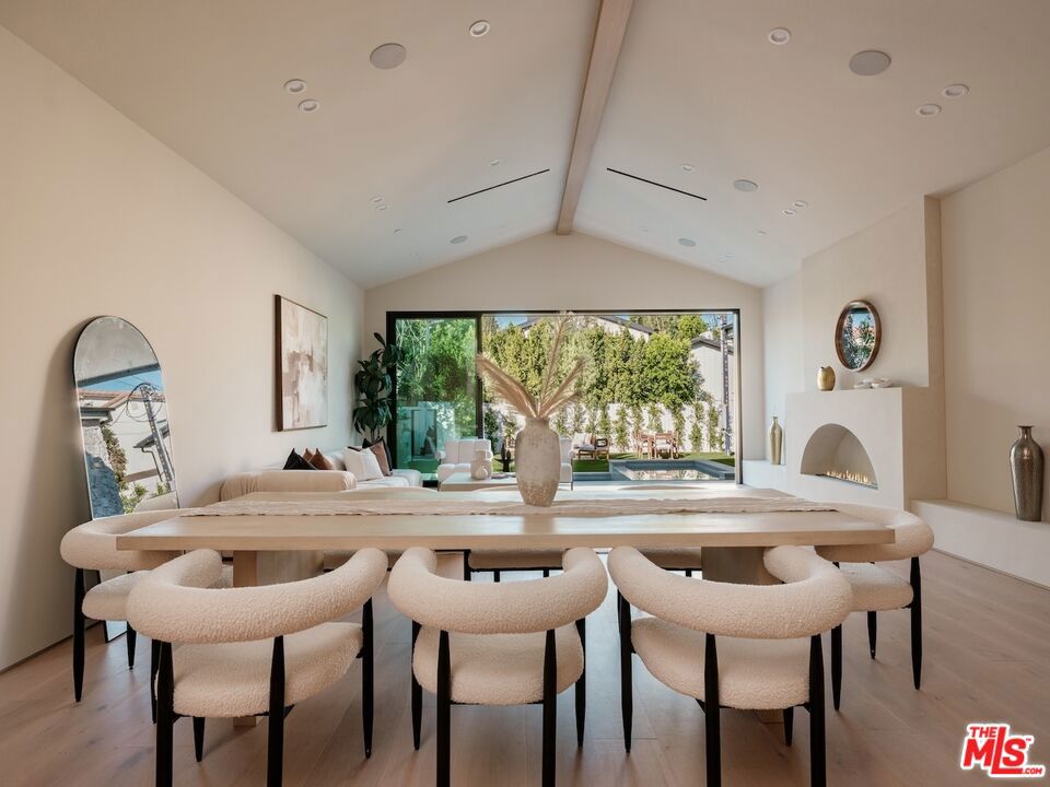 14647 Morrison Street