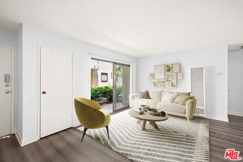 18530 Hatteras Street 115