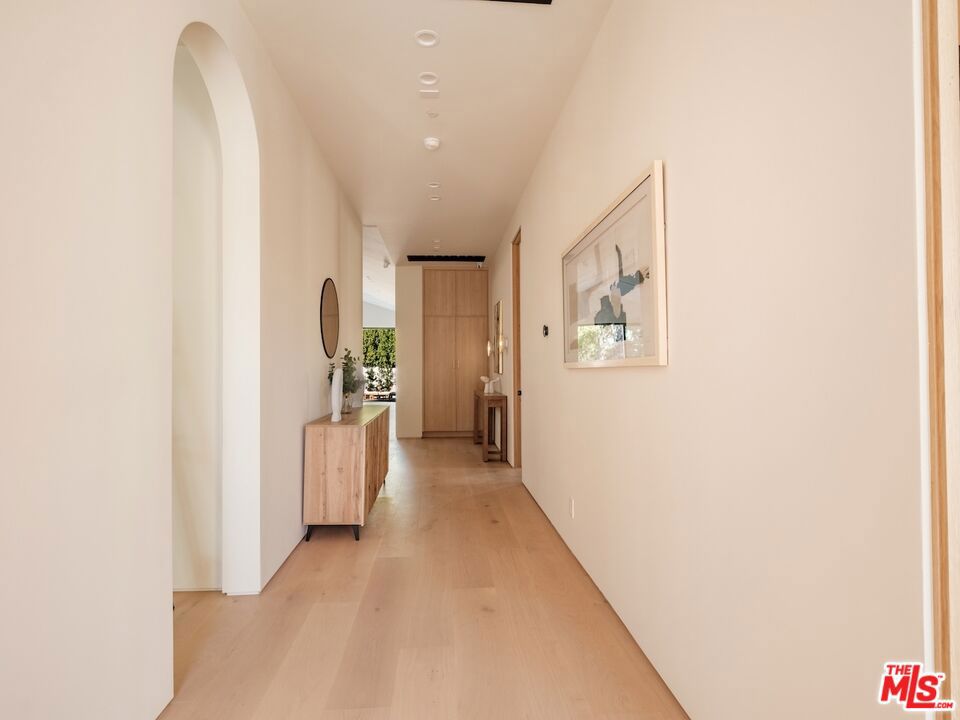 14647 Morrison Street