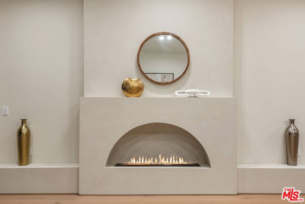 14647 Morrison Street