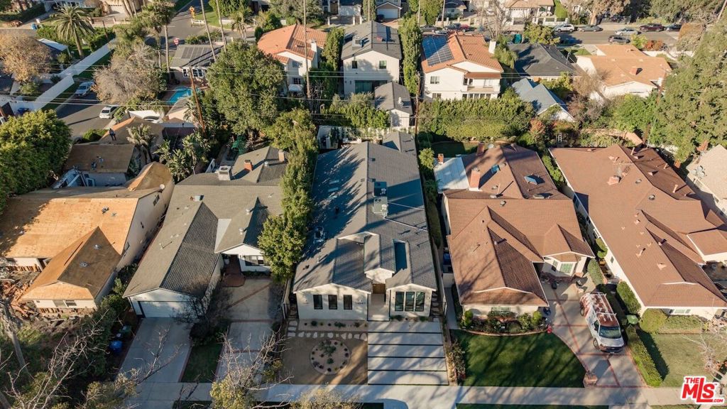 14647 Morrison Street