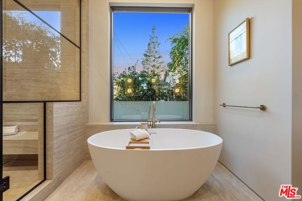 14647 Morrison Street