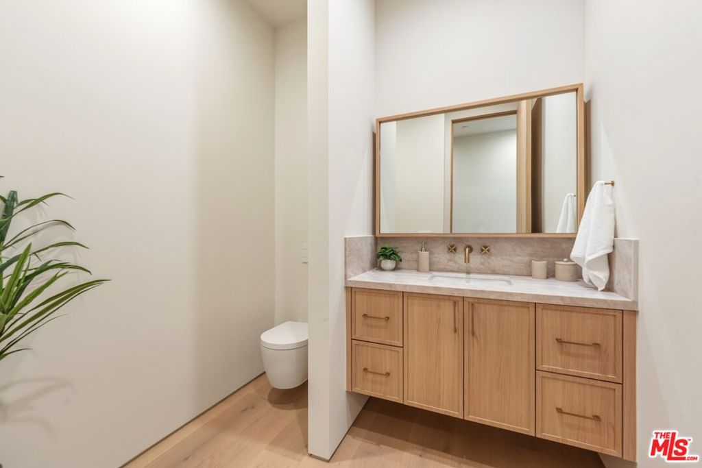 14647 Morrison Street