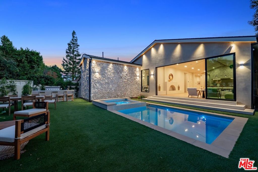 14647 Morrison Street