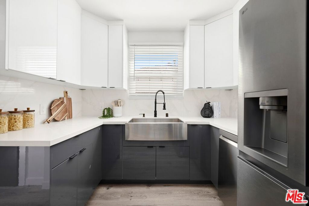 14647 Morrison Street