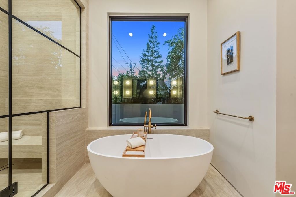 14647 Morrison Street