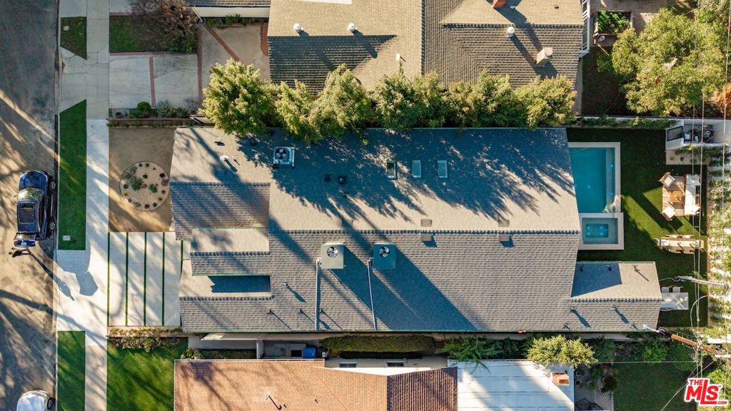 14647 Morrison Street