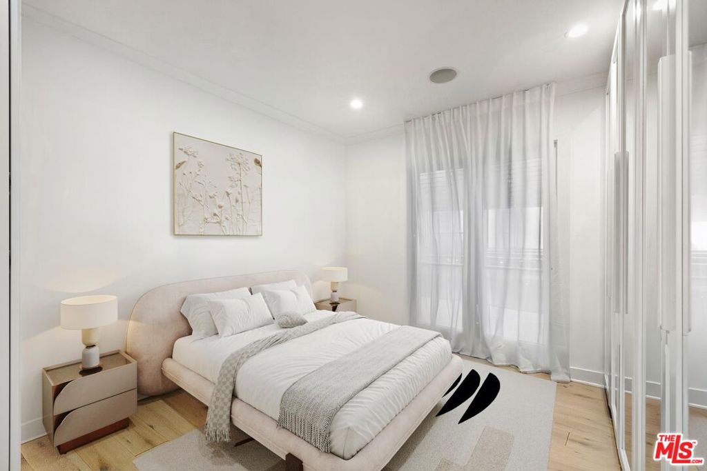 8061 Woodland Lane