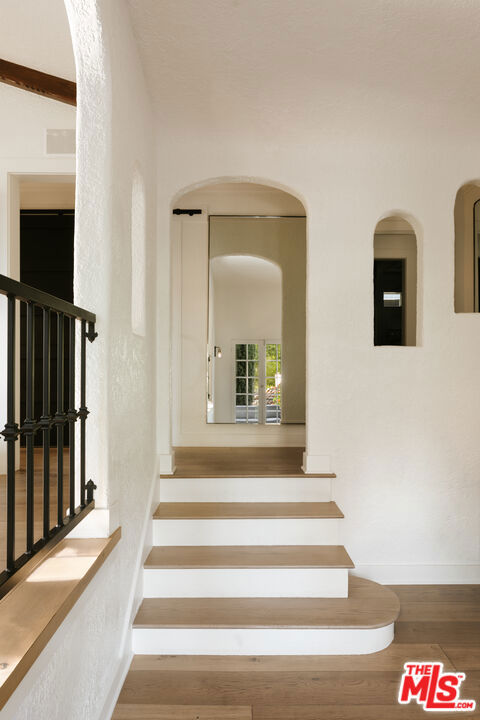 8061 Woodland Lane