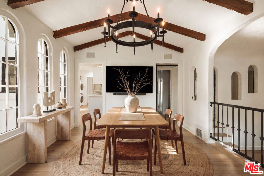8061 Woodland Lane
