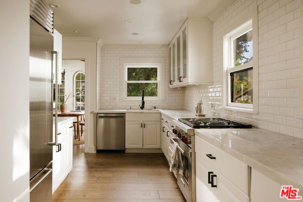 8061 Woodland Lane