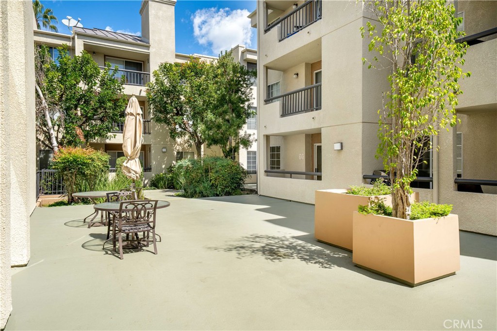 5535 Canoga Avenue 117