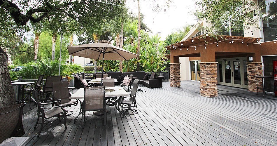 5535 Canoga Avenue 117