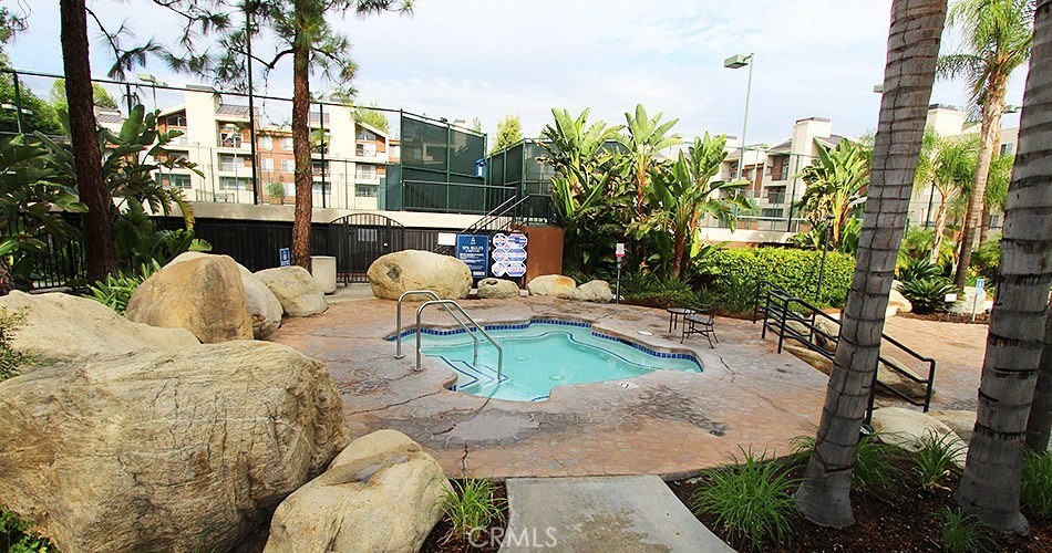 5535 Canoga Avenue 117